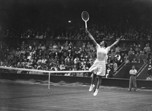 1937年Dorothy Round Little拿下溫布頓網球公開賽單打冠軍。小勤網路截圖