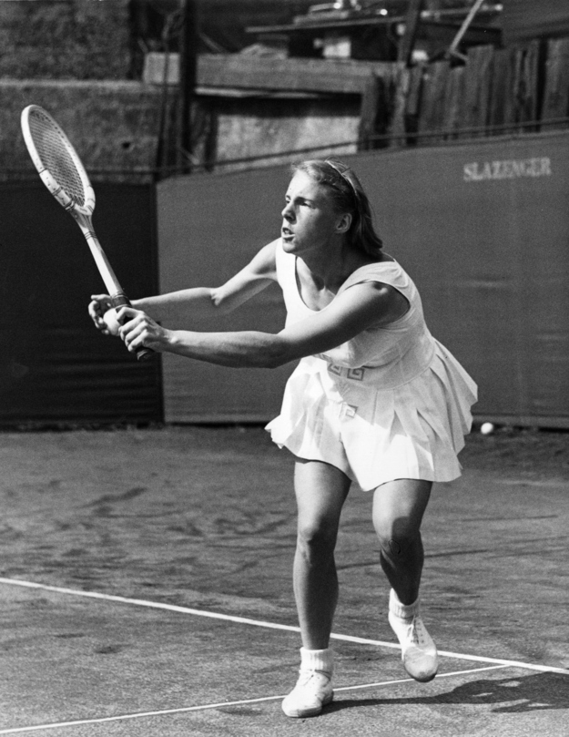 1969年 Ann Haydon Jones拿下溫布頓網球公開賽單打冠軍。小勤網路截圖