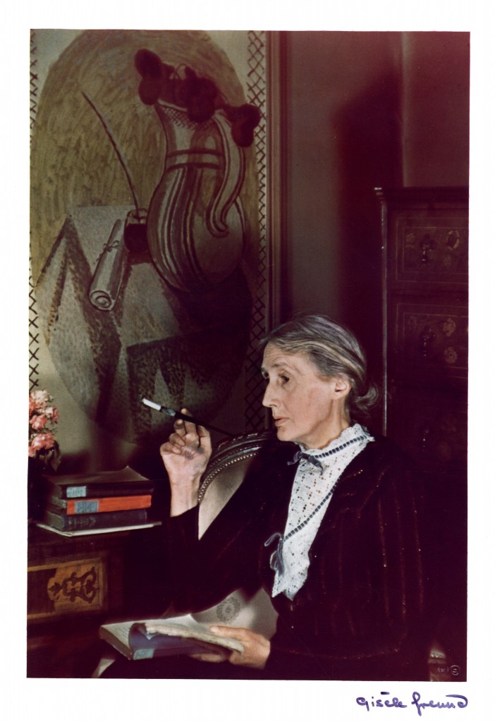 Gisèle Freund於1939 年拍攝Virginia Woolf的作品。
