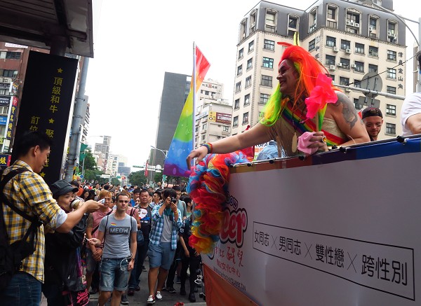台灣社會接納跨性別者的空間在哪裡？Photo by chiang in 2015同志大遊行