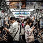 跟蹤騷擾者有如鬼魅般如影隨形,受害者多為年輕女性。Photo by Hugh Han on Unsplash