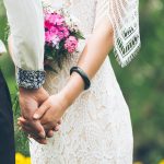 現代新人多自由戀愛平等成長,聘金、嫁妝還存在何種意義?Photo by Wu Jianxiong on Unsplash